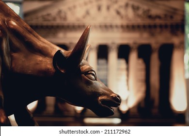 Bull Statue Background Pic Roman