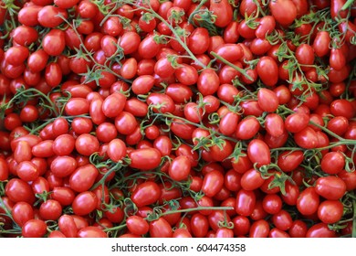 bunch of cherry tomatoes 