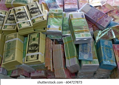 46,185 Currency bundles Images, Stock Photos & Vectors | Shutterstock