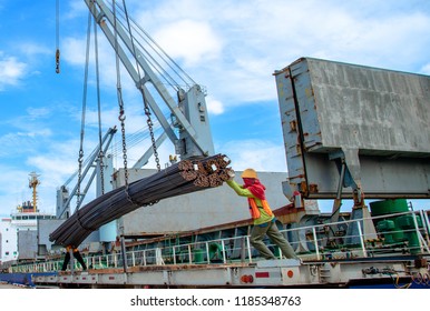 Bundle Steel Rod Being Loading Discharging Stock Photo 1185348763 ...