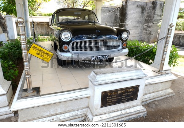 Bung Tomo\'s legacy car is\
stored in the Hero Monument Museum. This car keeps a long history\
of struggle against the allied forces (Surabaya, 22 September\
2016)