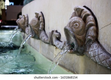 Burbank, California - April 18 2015: Three Fishes Spitting Water At A Fountain, At The Art Deco City Hall.