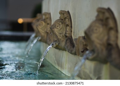 Burbank, California - August 22, 2020: A Fish Head Fountain At Burbank City Hall, Built In The Moderne And Art Deco Style In 1943.