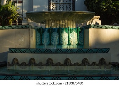 Burbank, California - August 22, 2020: Sunlight On The Fountain At Burbank City Hall, Built In The Moderne And Art Deco Style In 1943.