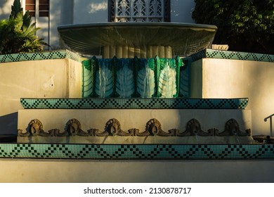 Burbank, California - August 22, 2020: 
The Multilayered Fish Fountain At Burbank City Hall, Built In The Moderne And Art Deco Style In 1943. 