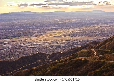 BURBANK, CALIFORNIA / USA - FEBRUARY 25 2004: Views From The Top Of Wildwood Canyon Park In The Verdugo Mountains Overlooking Burbank, Glendale And Downtown Los Angeles Skyline.