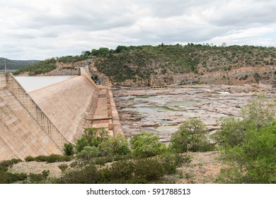 Burdekin Falls Dam With No Water Flowing Over The Spillway