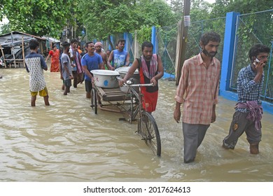 Burdwan Town, Purba Bardhaman District, West Bengal (India) - 31.07.2021: Several areas of Burdwan town have been inundated by heavy rains and Banka rivulet water.