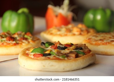 burger style chicken pizza chunk sandwich filled with tikka and fajita chunks and cheese