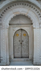 
Burhanpur, Madhya Pradesh,India, JAN 06,2021.door Of Prime Centre Of The Dawoodi Bohra Community Tomb. 
Dargah E Hakimi. Burhanpur, Madhya Pradesh,India