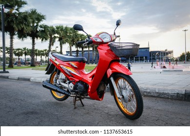 Honda Wave 125 Imagenes Fotos De Stock Y Vectores Shutterstock