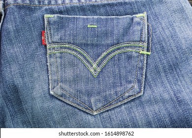 levis jeans back pocket
