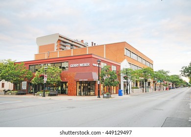 BURLINGTON, CANADA - JULY 5, 2016:  Main Shopping Area Of Burlington. Burlington Is Part Of The Greater Toronto Area, And Is Also Included In The Hamilton Census Metropolitan Area