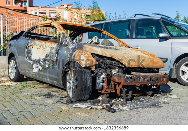 Burned to the ground\
car