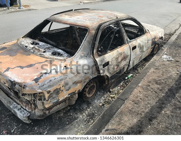 Burned out\
car