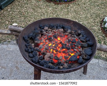 People By Fire Pit Images Stock Photos Vectors Shutterstock