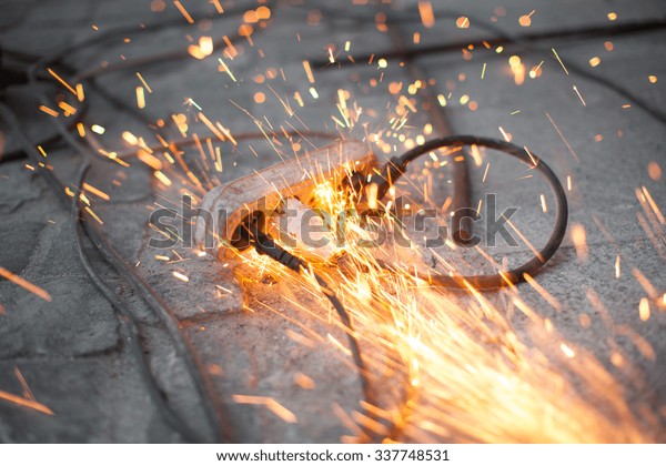 Sparks on Plugs