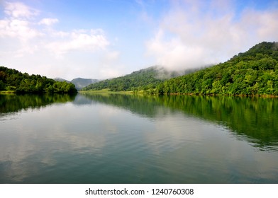 Burnsville Lake, Braxton County, West Virginia, USA