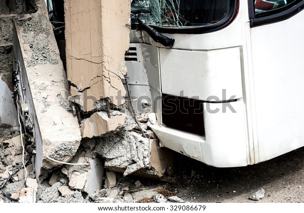 Bus crashed into a
wall
