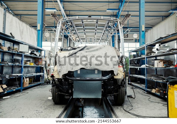 Bus making factory,\
vehicle factory.