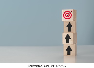 Business achievement goal and objective target concept. Target marketing and business success. Targeting business concept. Business goal and success concept. Focus on a goal and achieve successful