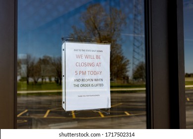 Business Closed Sign Due To Stay At Home Order Issued In Illinois During Covid-19 Coronavirus Pandemic