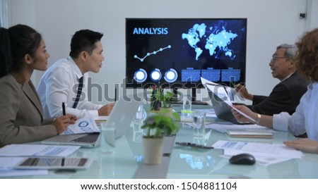 Business concept. Experts are introducing business knowledge to the team. 4k Resolution.