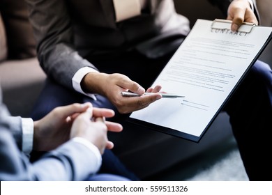 Business man signing a contract - Shutterstock ID 559511326