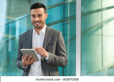 87,582 Business Man With I Pad Images, Stock Photos & Vectors ...