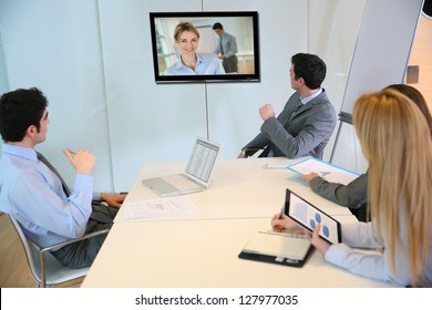 24 Videoconference touchpad Images, Stock Photos & Vectors | Shutterstock