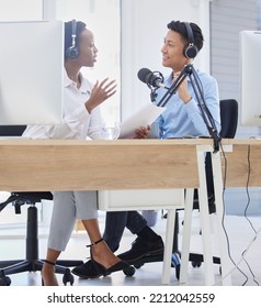 Business Podcast, Media Interview And Radio Blog Live Streaming For Corporate News Show, Broadcast Conversation And Audio Discussion. Professional Presenter Hosting Internet Office Talk On Microphone