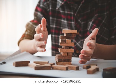 Business risks in the business. Requires planning Meditation must be careful in deciding to reduce the risk in the business. As the game drew to a wooden block from the tower