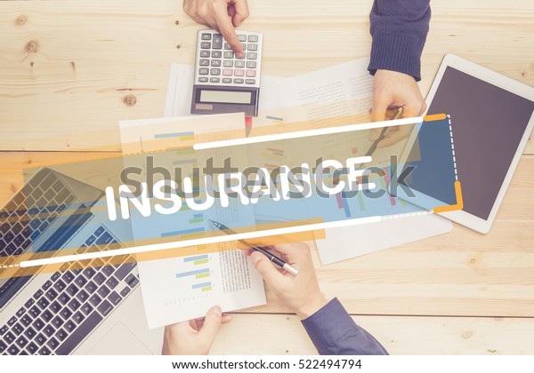 BUSINESS TEAM
WORKING OFFICE INSURANCE
CONCEPT