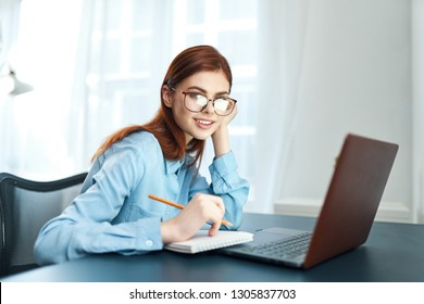 Business Woman Sitting Computer Laptop Office Stock Photo 1305837703 ...