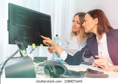 Business Women Working On Computer In The Office