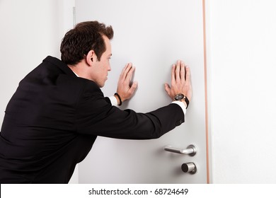 391,595 Close door Images, Stock Photos & Vectors | Shutterstock