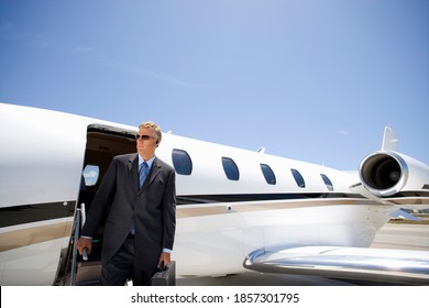 3,731 Man luxury business jet Images, Stock Photos & Vectors | Shutterstock