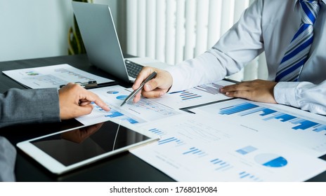 Business People Pointing Their Hands Data Stock Photo 1542830783 ...