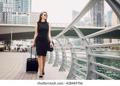 1,517,564 Business people traveling Images, Stock Photos & Vectors ...