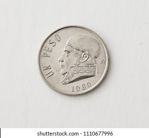 With The Bust Of José María Morelos Y Pavón, From 1970 To 1983 This Piece Of 29 Mm Cupronickel Was Coined. Of Diameter, 9 Grams Of Weight And With A Value Of One Peso.

