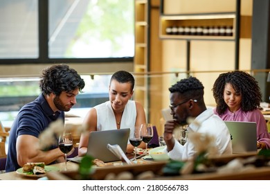 7,501 Laptop On Dinner Table Images, Stock Photos & Vectors | Shutterstock