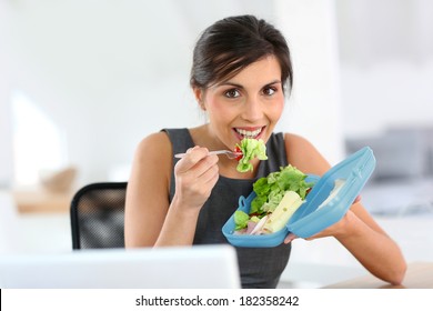 80,123 Lunch At The Office Images, Stock Photos & Vectors 