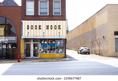 Butler, Pennsylvania United States - June 15 2022: A Small Book Store On The Main Street 