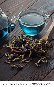 Butterfly Pea Flower Blue Tea. Healthy Detox Herbal Drink