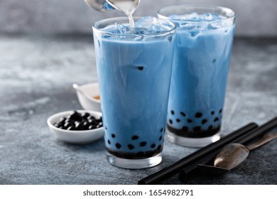 Butterfly Pea Milk Bubble Tea With Tapioca Pearls