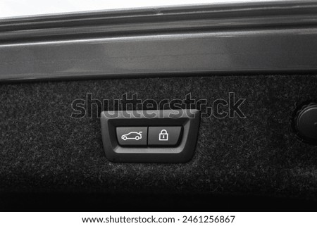 Button for closing motorised trunk on a german Luxury car