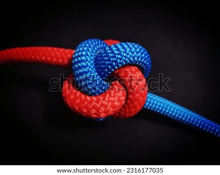 Button knot used for soft shackles in slacklining, climbing, off-roading