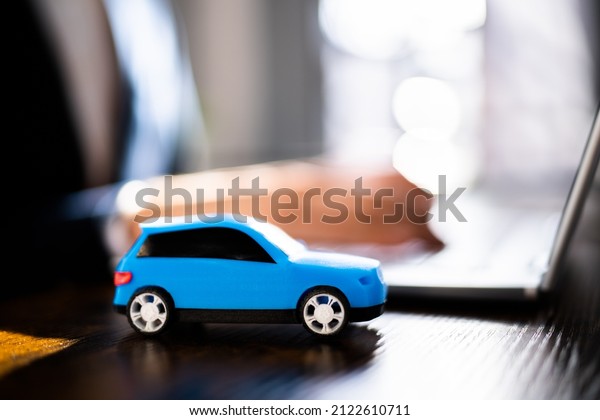 Buy Sell Online Car\
Insurance On Computer