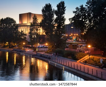 BYDGOSZCZ. POLAND. 07 AUGUST 2018 : Gabriel Narutowicz Embankment Of Brda River In Bydgoszcz. Poland