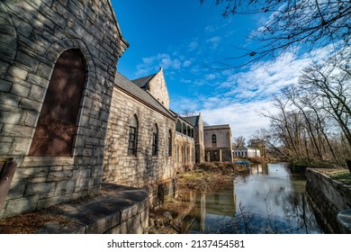 Byrd Park Pump House moat and brick